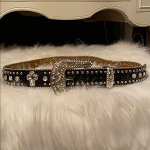 Crystal belt